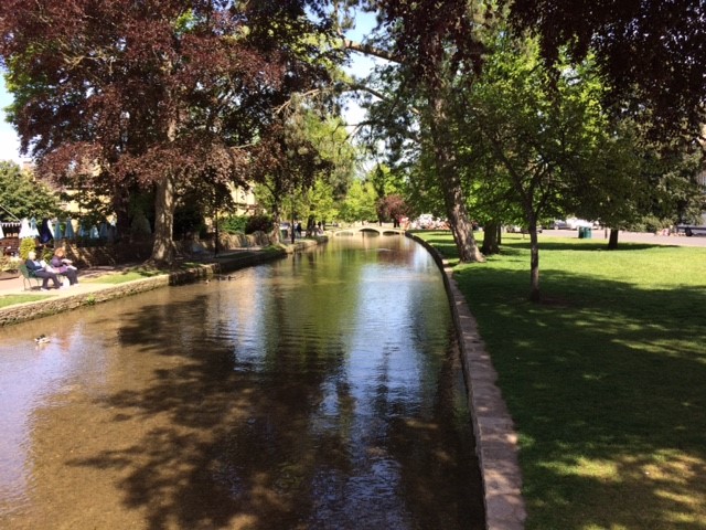 Bourton Half - View of the river Windrush, Bourton-on-the-Water Bourton Half - View of the river Windrush, Bourton-on-the-Water