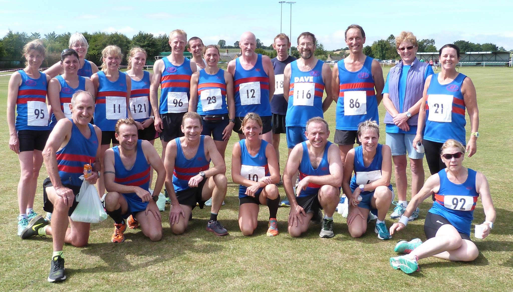 Bourton Roadrunners at the 2015 Hooky 6 race
