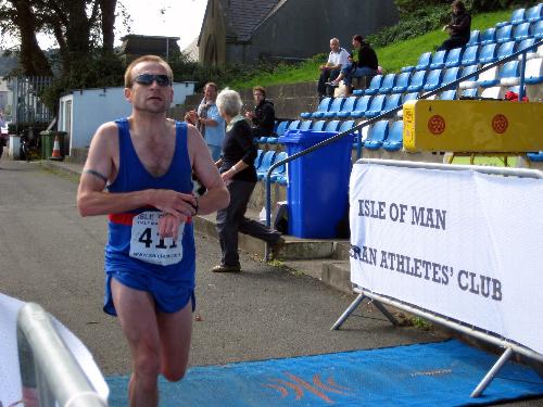 Mike Smith wins Isle of Man Half