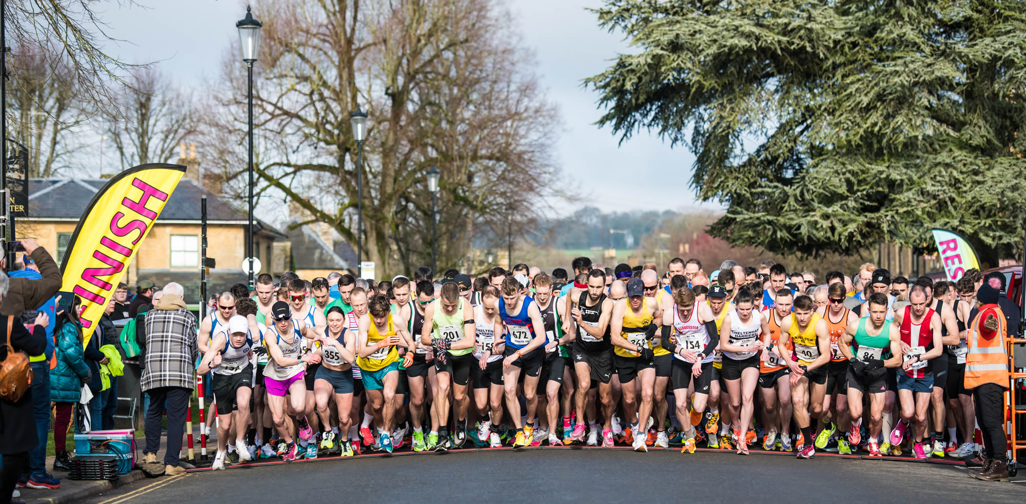 Start of the 2024 Bourton Highbridge Jewellers 10k Race 2024 Bourton 10k race start
