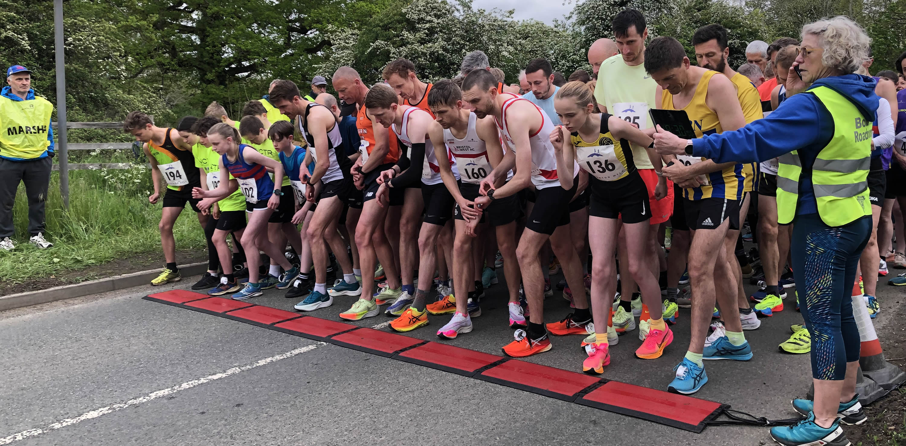 Start of the 2023 Bourton Mile