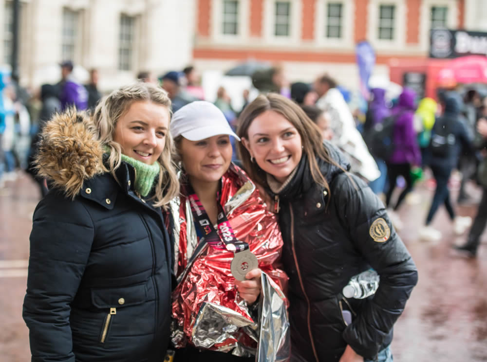 Eva with close friends at admiralty arch - 23-04-2023 Eva with close friends at admiralty arch - 23-04-2023