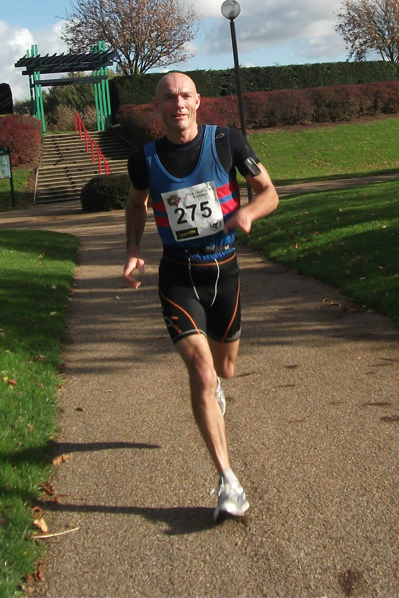 Steve Edwards finishing 3 lakes marathon